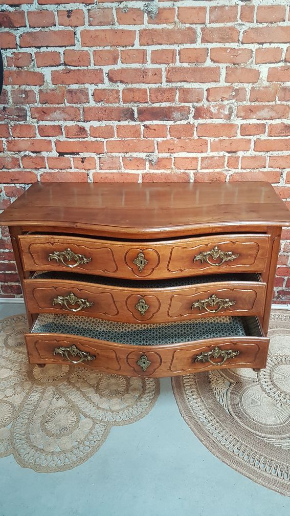 Louis xv style chest of drawers