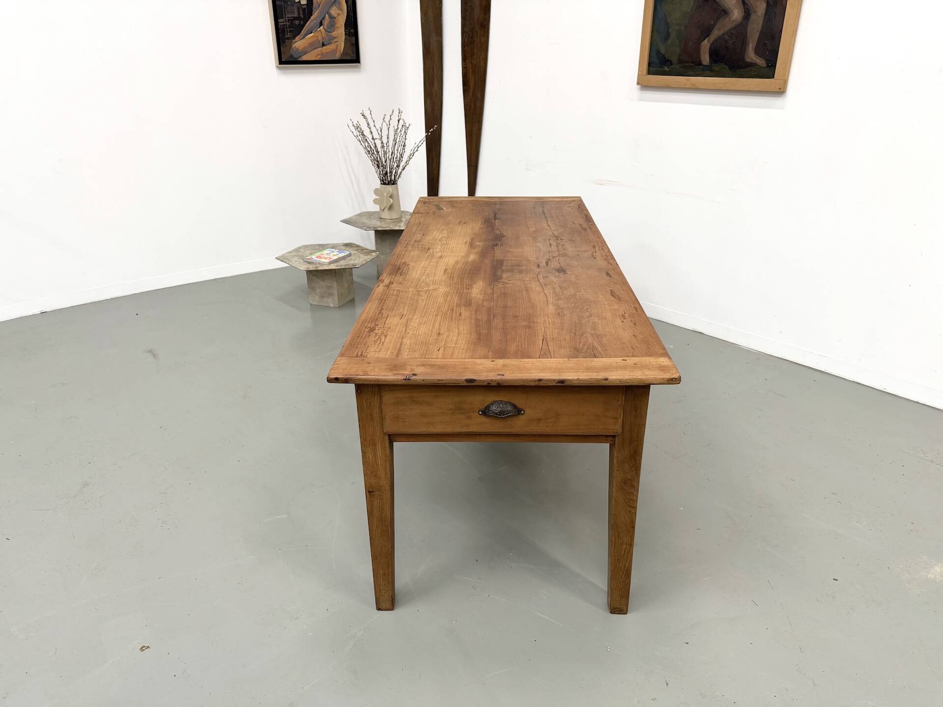 Solid walnut table - Tapered legs