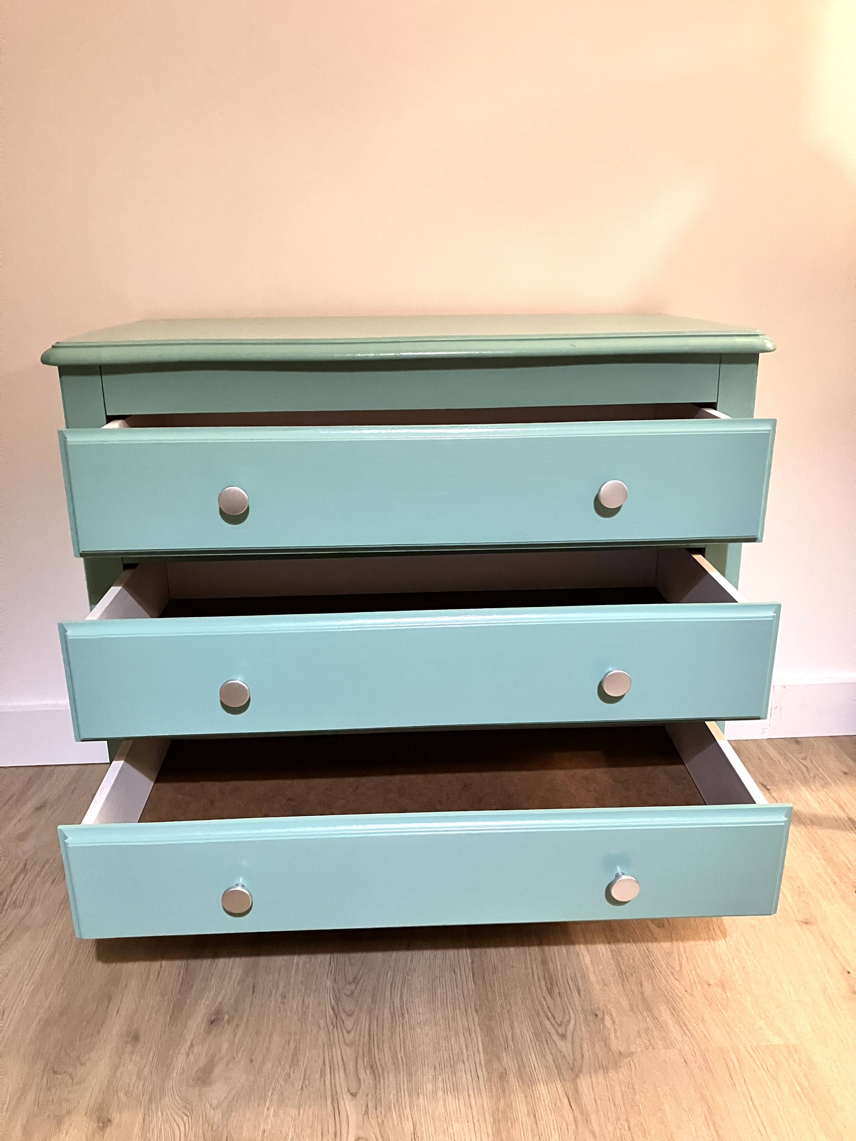 Green wood Provence chest of drawers