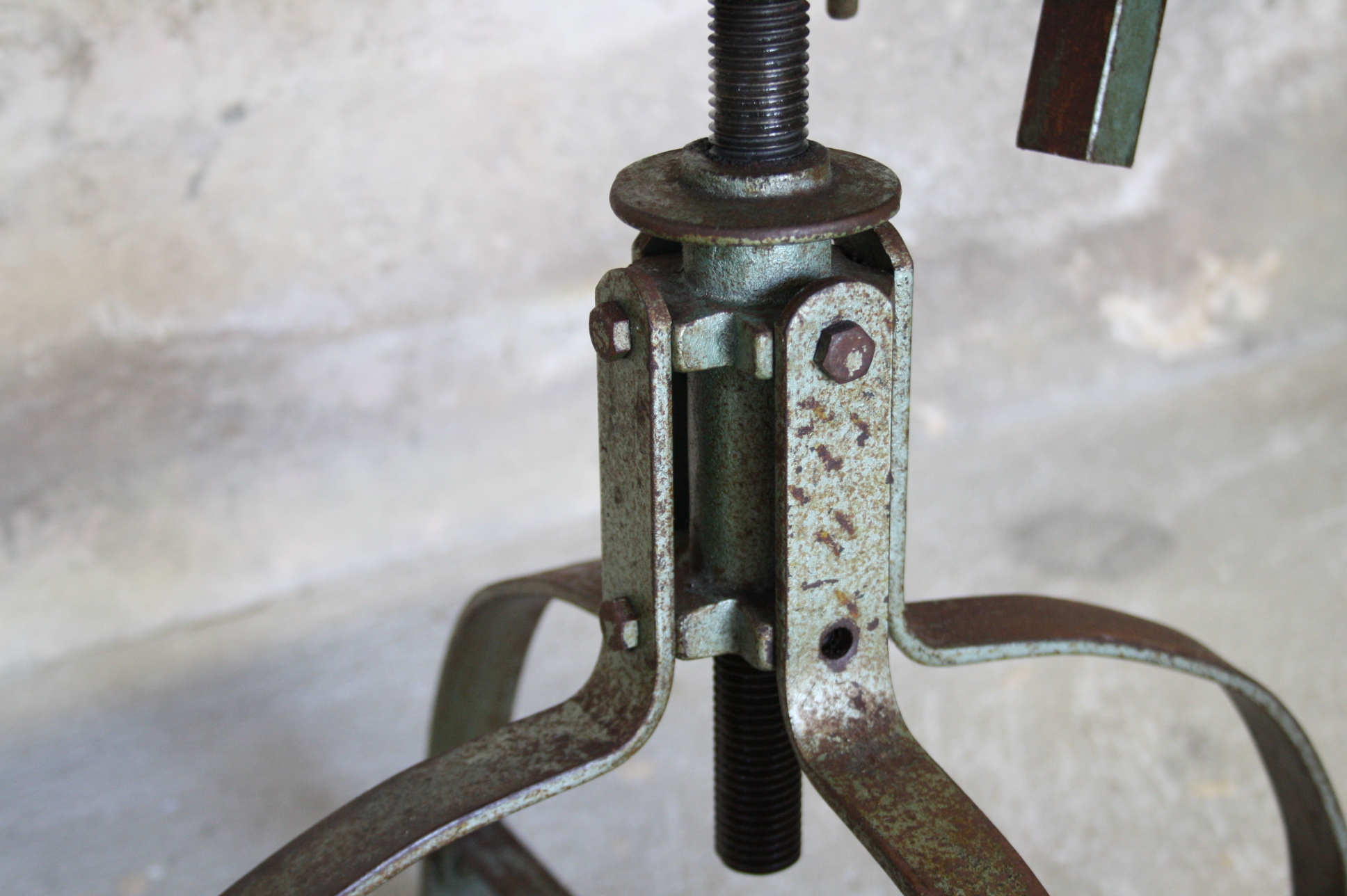 Bienaise workshop chair