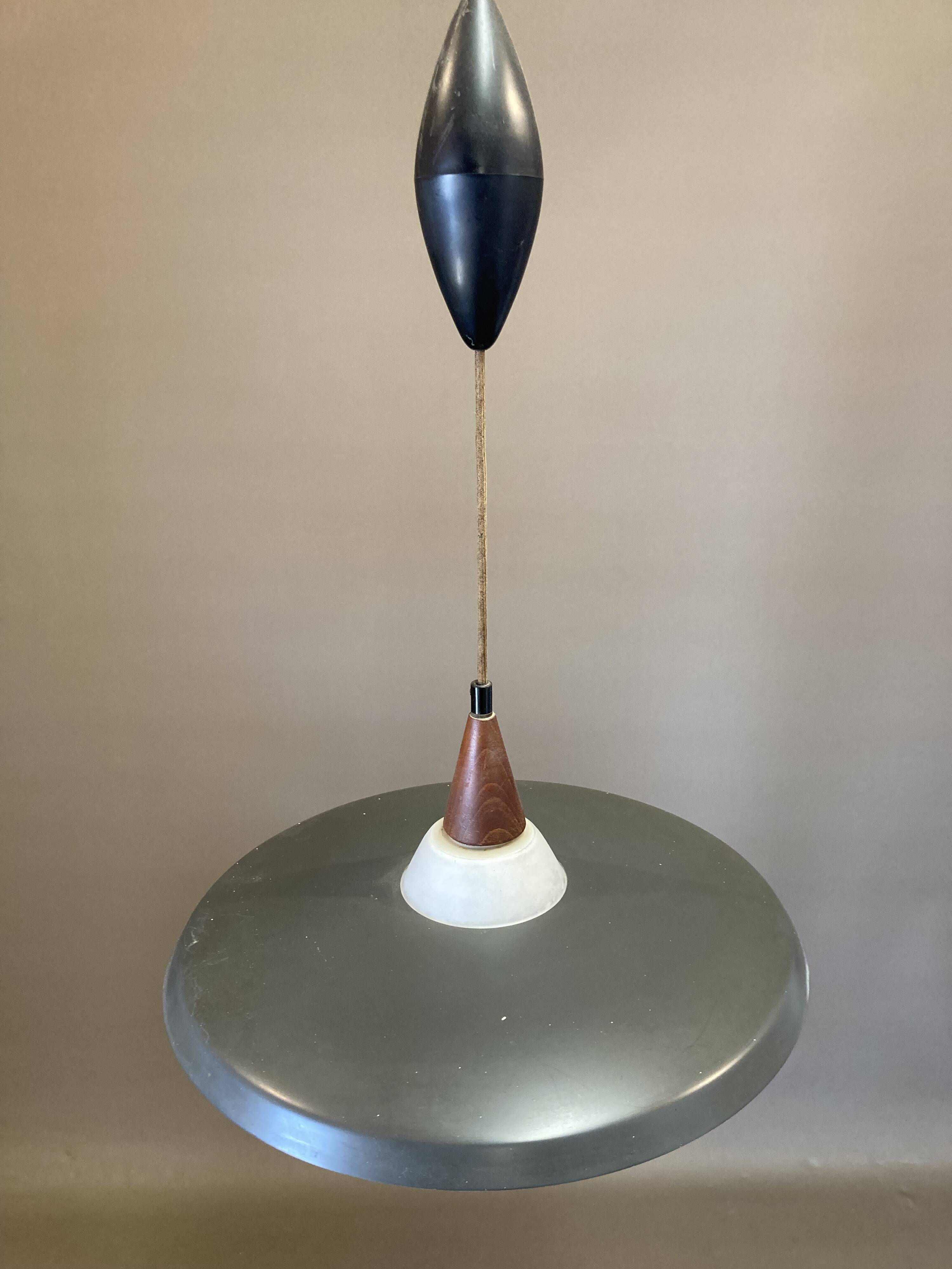 Suspension design scandinave 1950