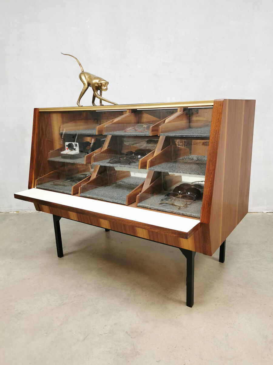 Vintage shop counter ‘Minimalism’