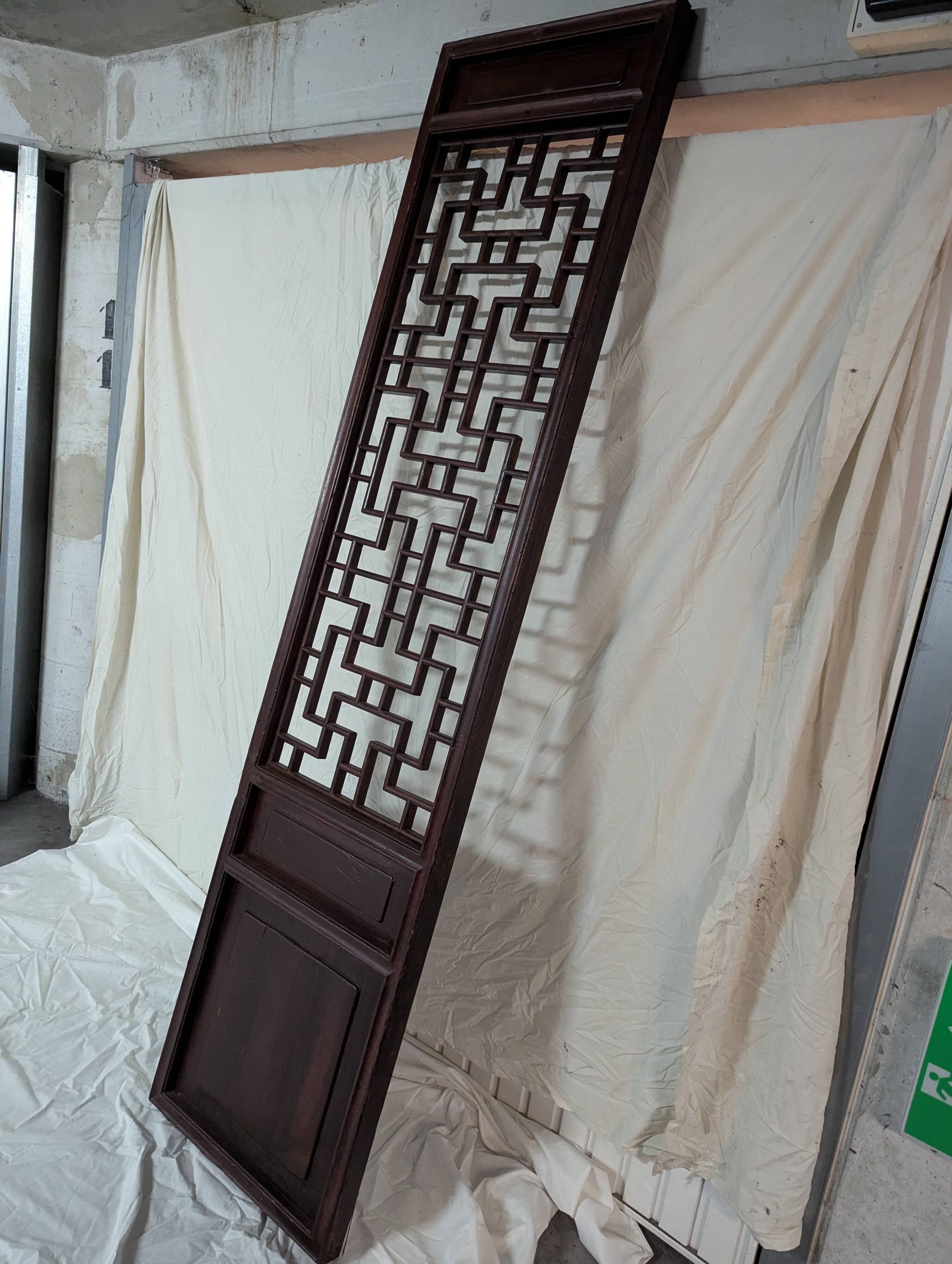 Chinese screen-claustra