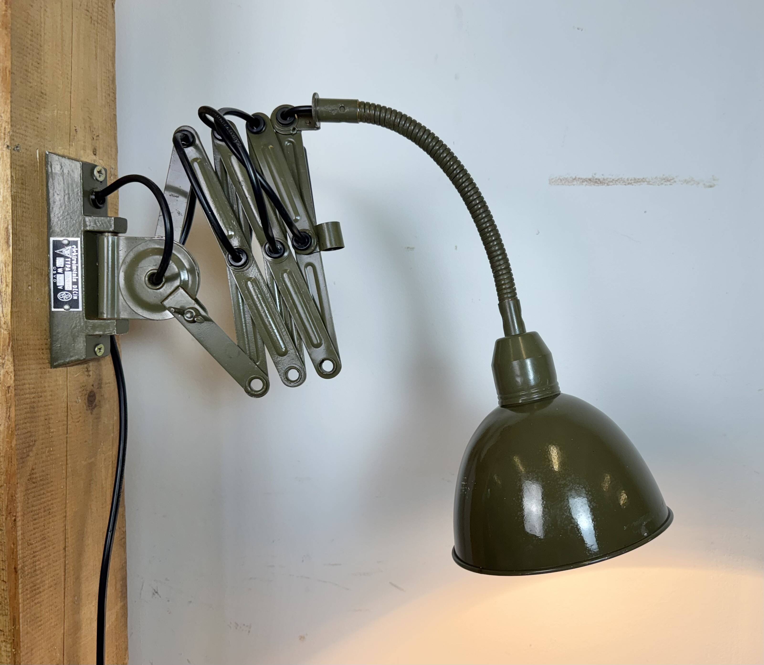 Green Industrial Military Gooseneck Scissor Wall Lamp from Elektroinstala,