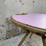 Table basse vintage en rotin rose