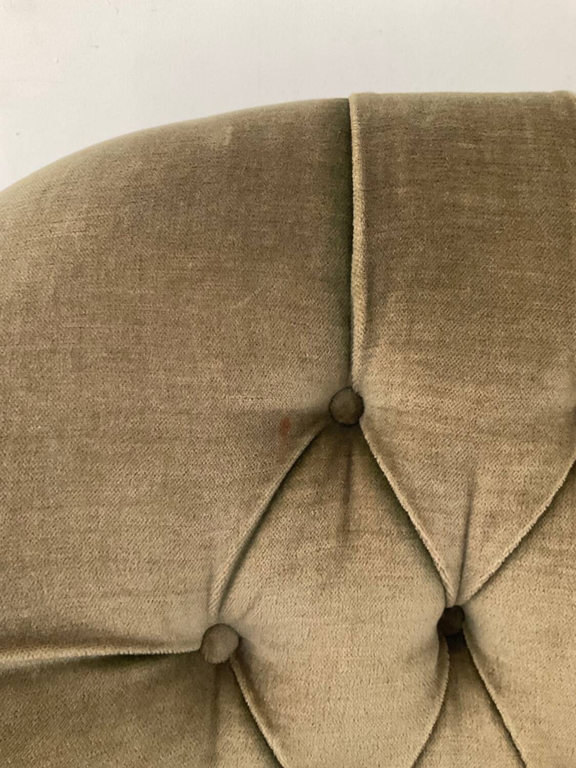 70s toad armchair in green velvet