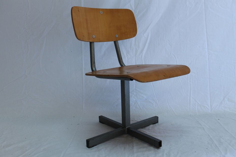 Lot of 10 kindergarten chairs - industrial style