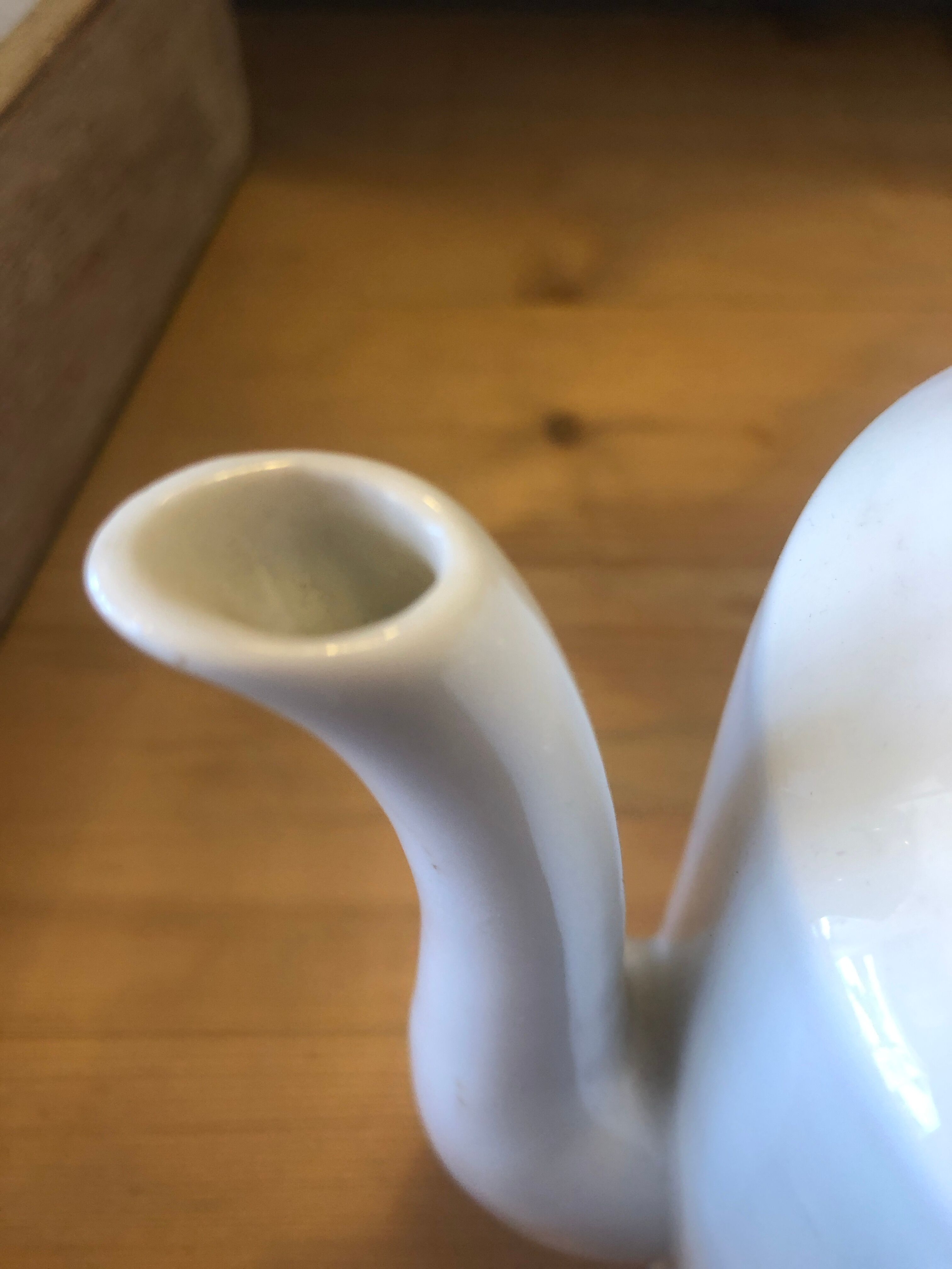 Blznche porcelain teapot