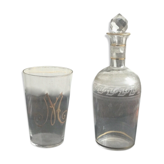 Carafe and crystal monogram communicating glass 'm'