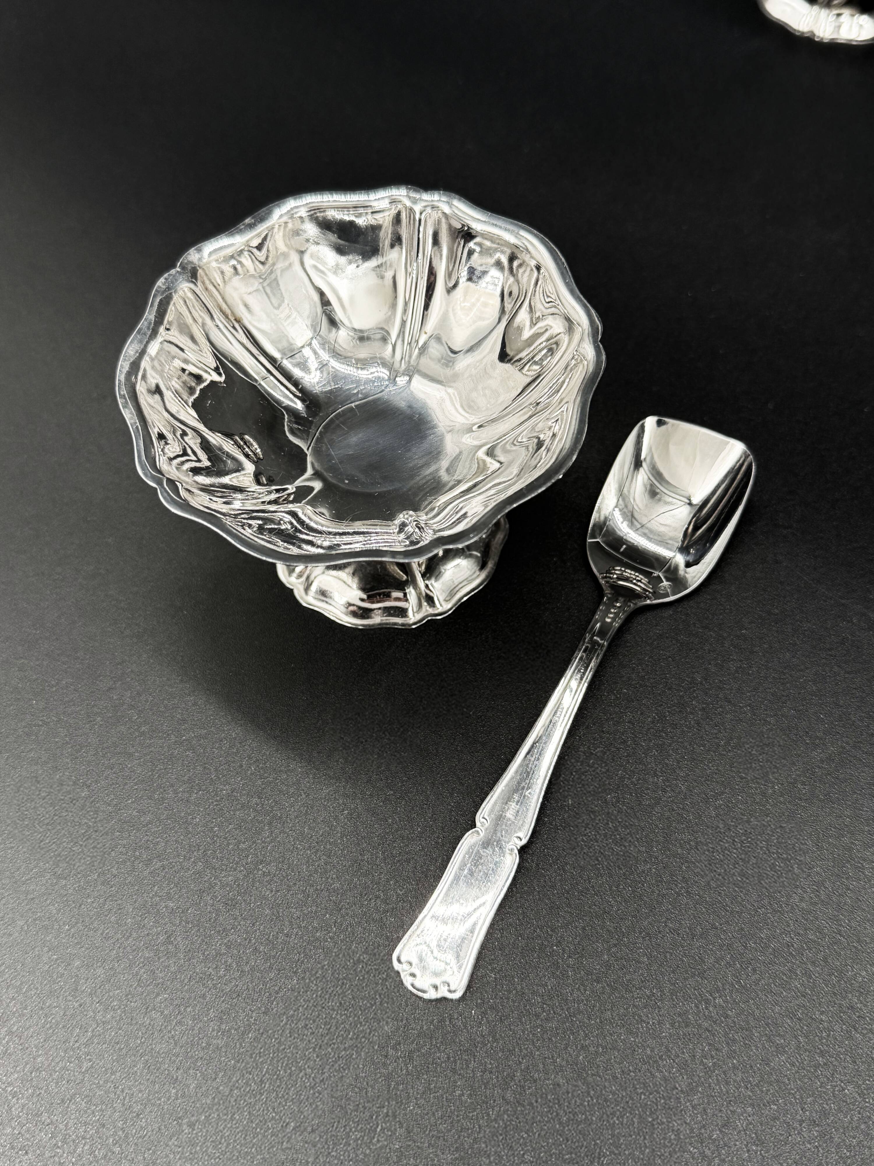 Set of 6 vintage stainless steel bowls with spoons