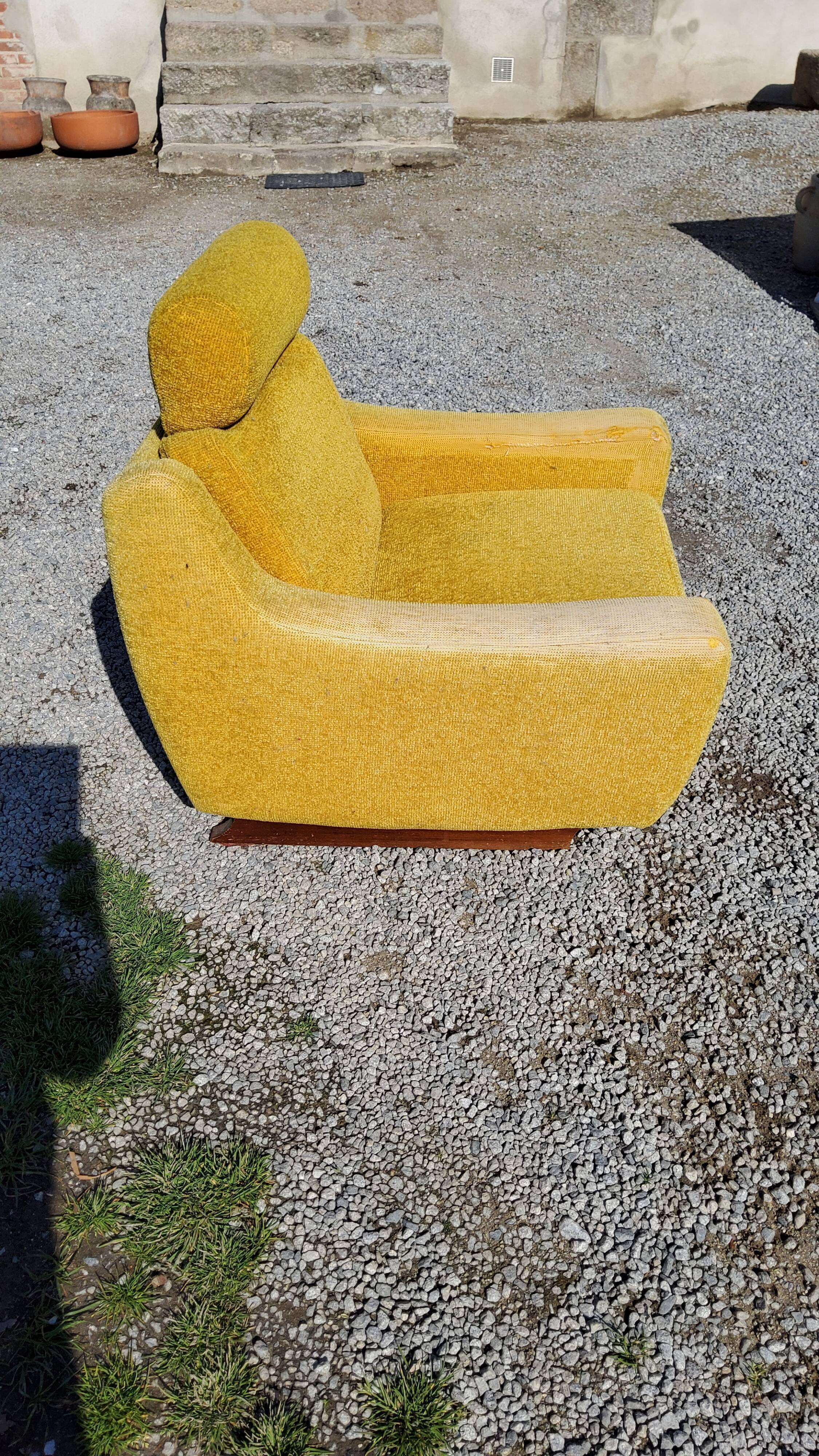 Armchair of the 70s velvet base sleigh in solid mahogany