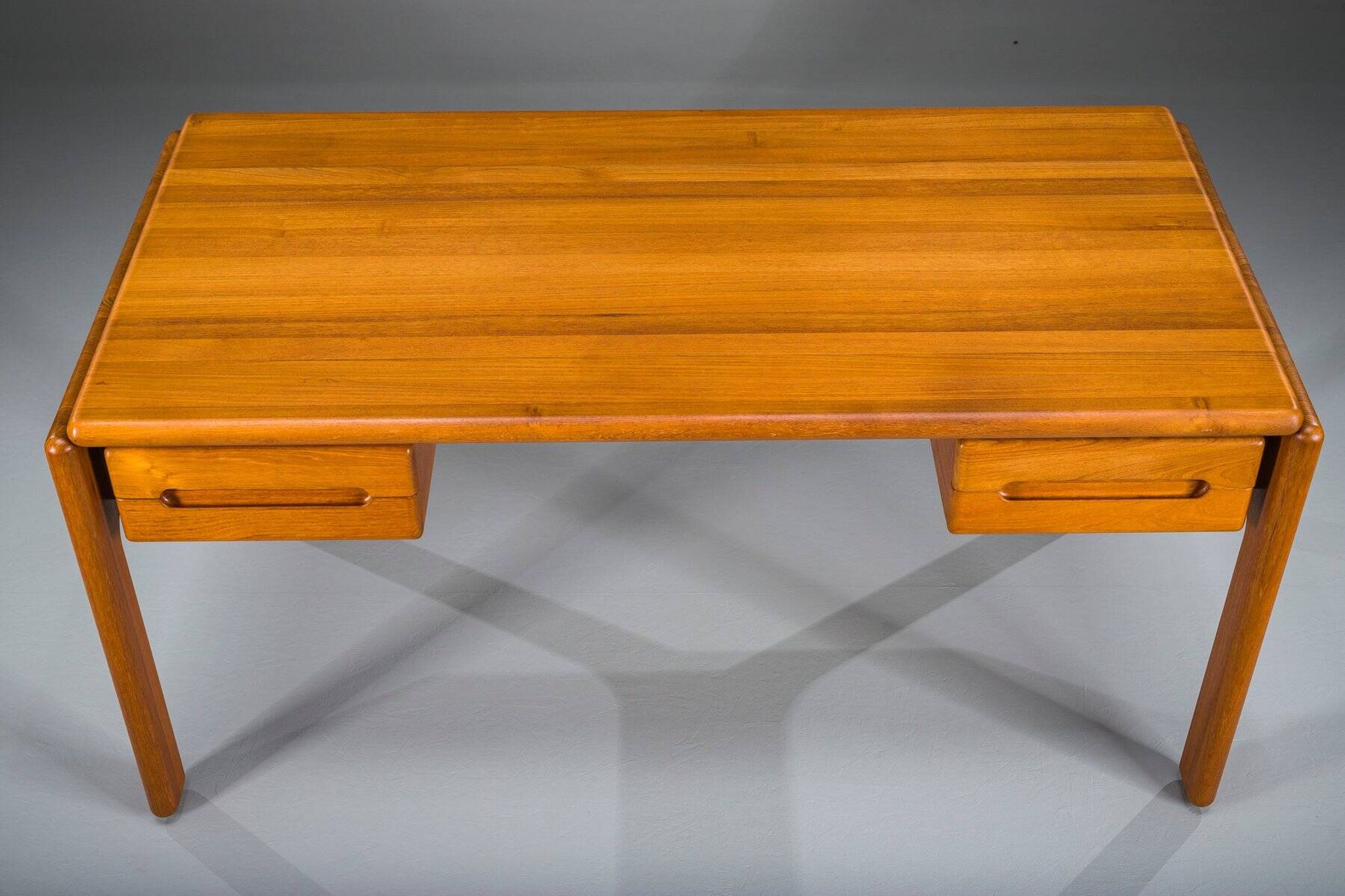 Bureau vintage en teck d'un ébéniste danois, années 1950