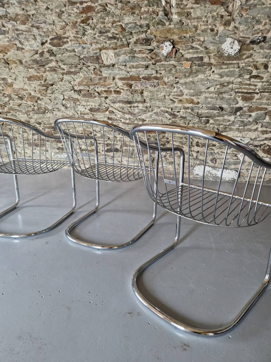 Lot de 4 Chaises à Bras, En Métal Chromé – 1970