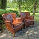 Chaises longues en cuir, design danois. Style urbain moderne.