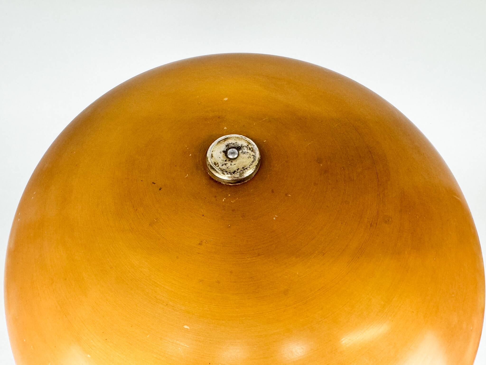Lampe de table vintage Bauhaus en métal et bakélite