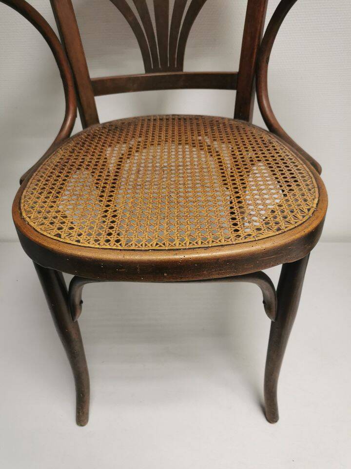 Kohn - old brasserie bar chair, american office chair sitting tanned