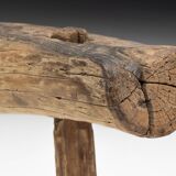 Tabouret tripode primitif Wabi Sabi, France, 18ème siècle