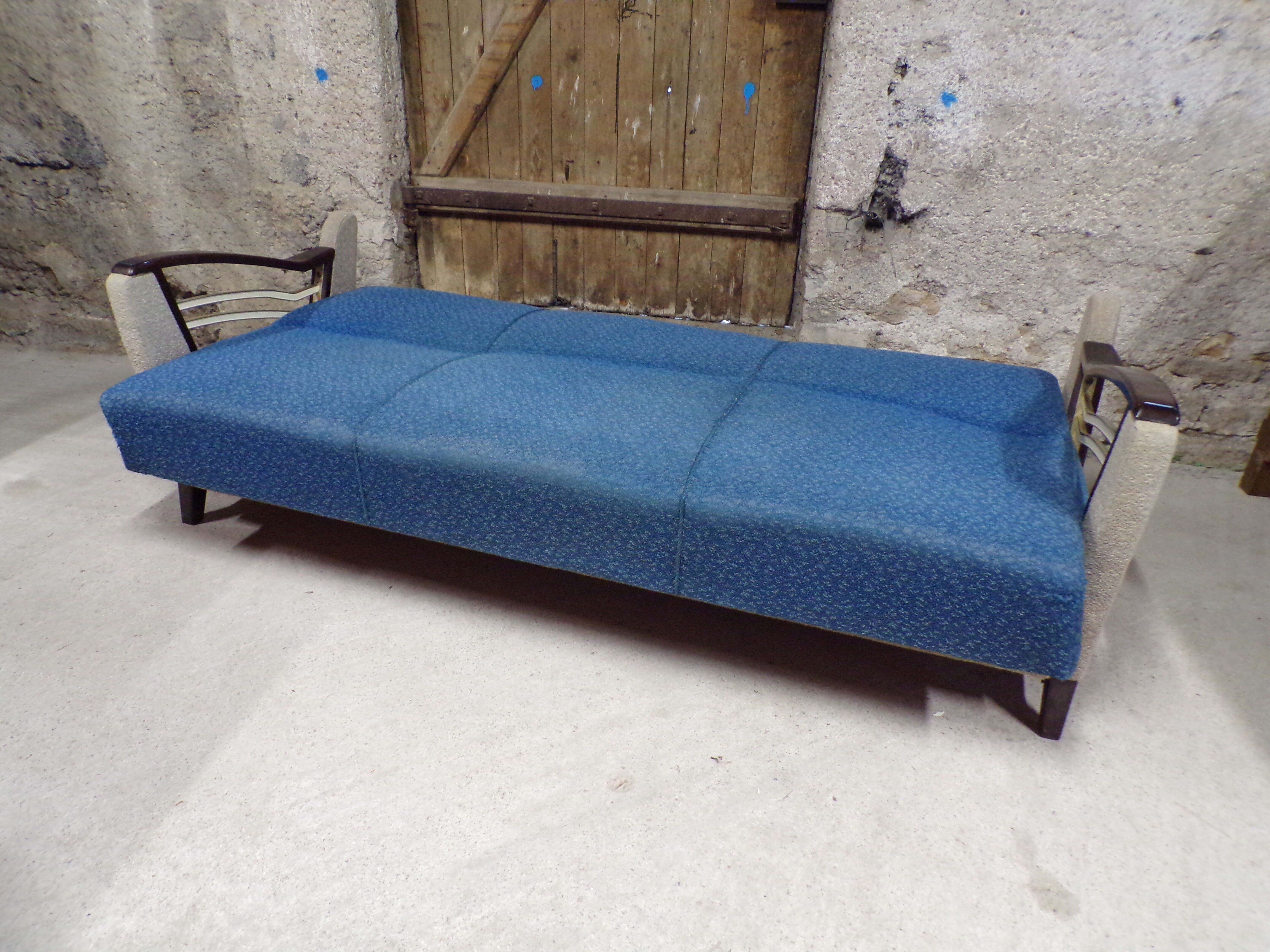 Vintage daybed sofa