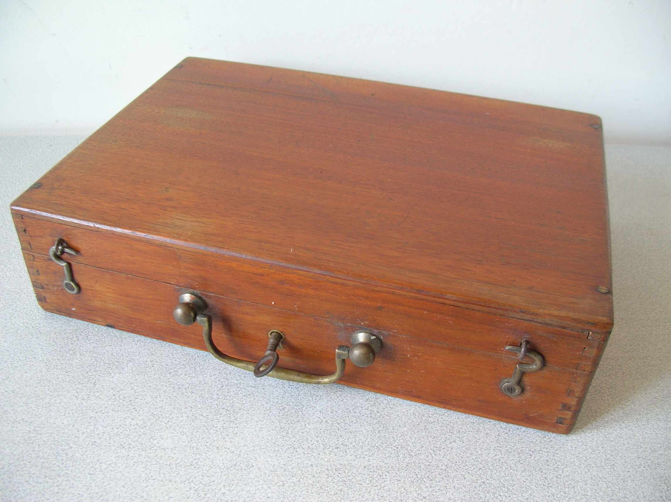 Old painter's case Bourgeois Ainé brush paint tube box