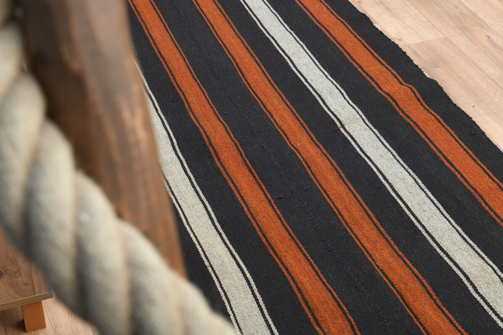 Flat striped rug 91 x 213 cm