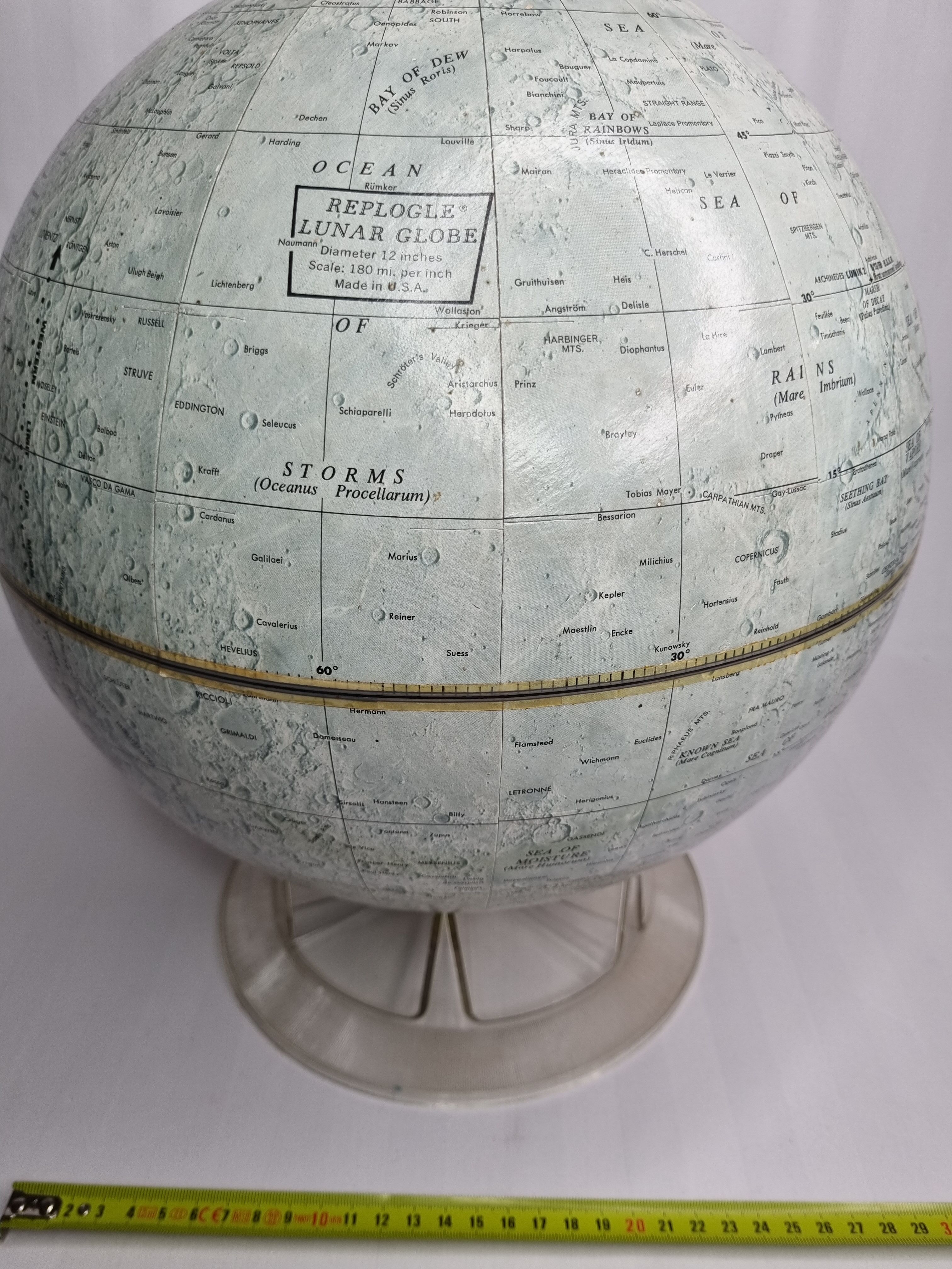 Vintage lunar globe made in u.s.a., 30 cm on base