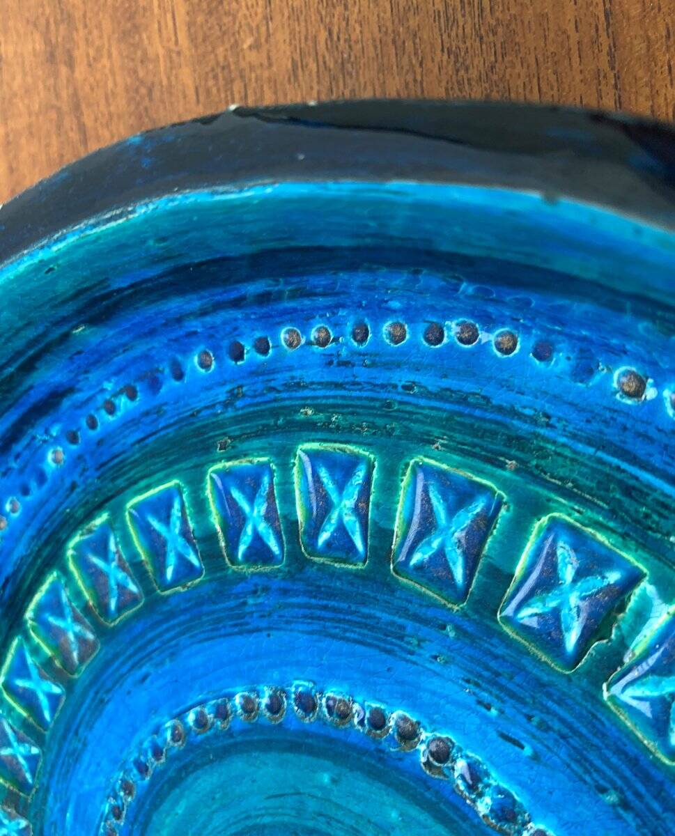 Large bowl in Rimini Blu pottery in mid-century style by Aldo Londi for Bitossi, Italy, 1960s.