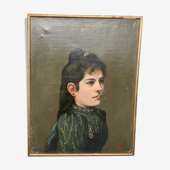 Portait of young woman