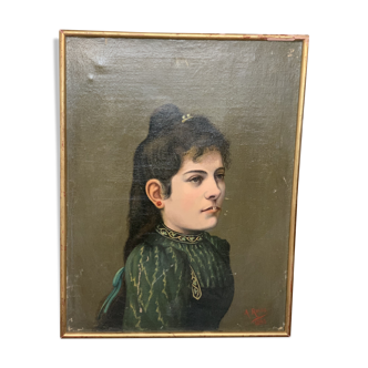 Portait of young woman