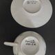 Tasse en porcelaine décor aux barbeaux peint à la main A.M
