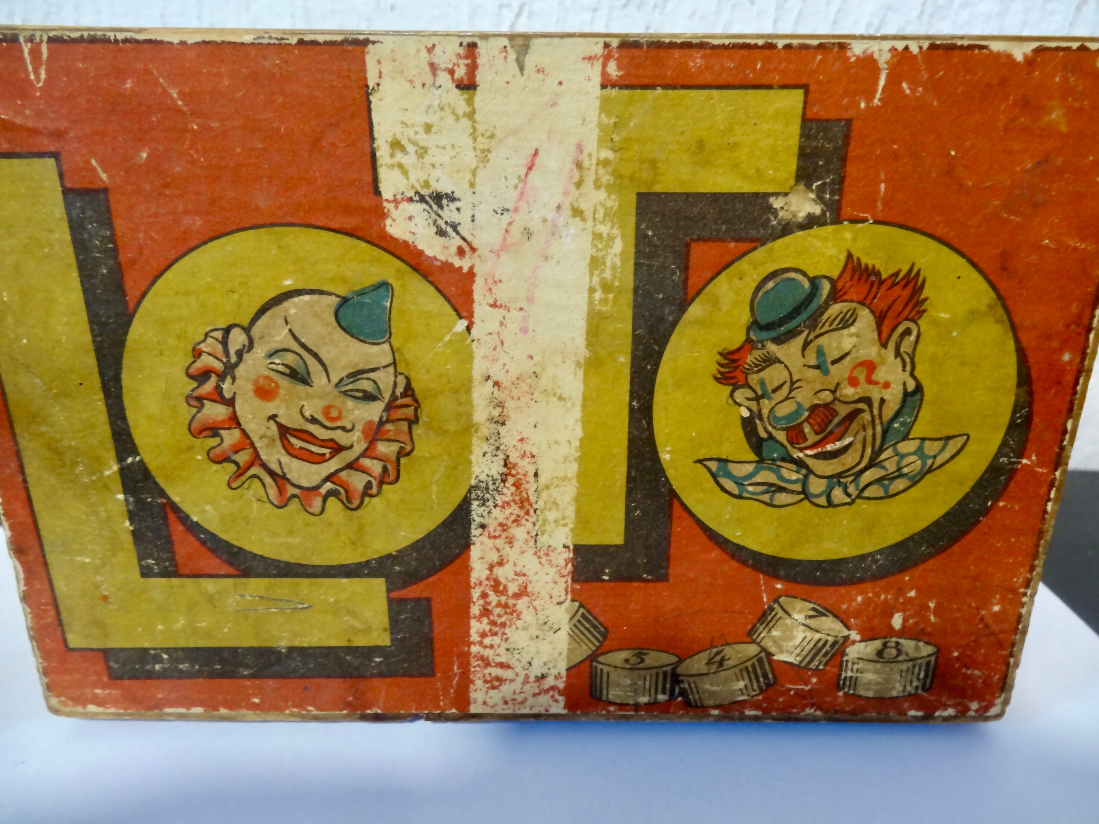 Old wooden décor clowns Lotto game