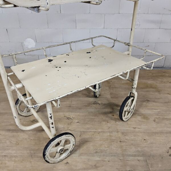 Chariot d'hôpital vintage en métal, grand, pour le linge, chariot d'infirmière.