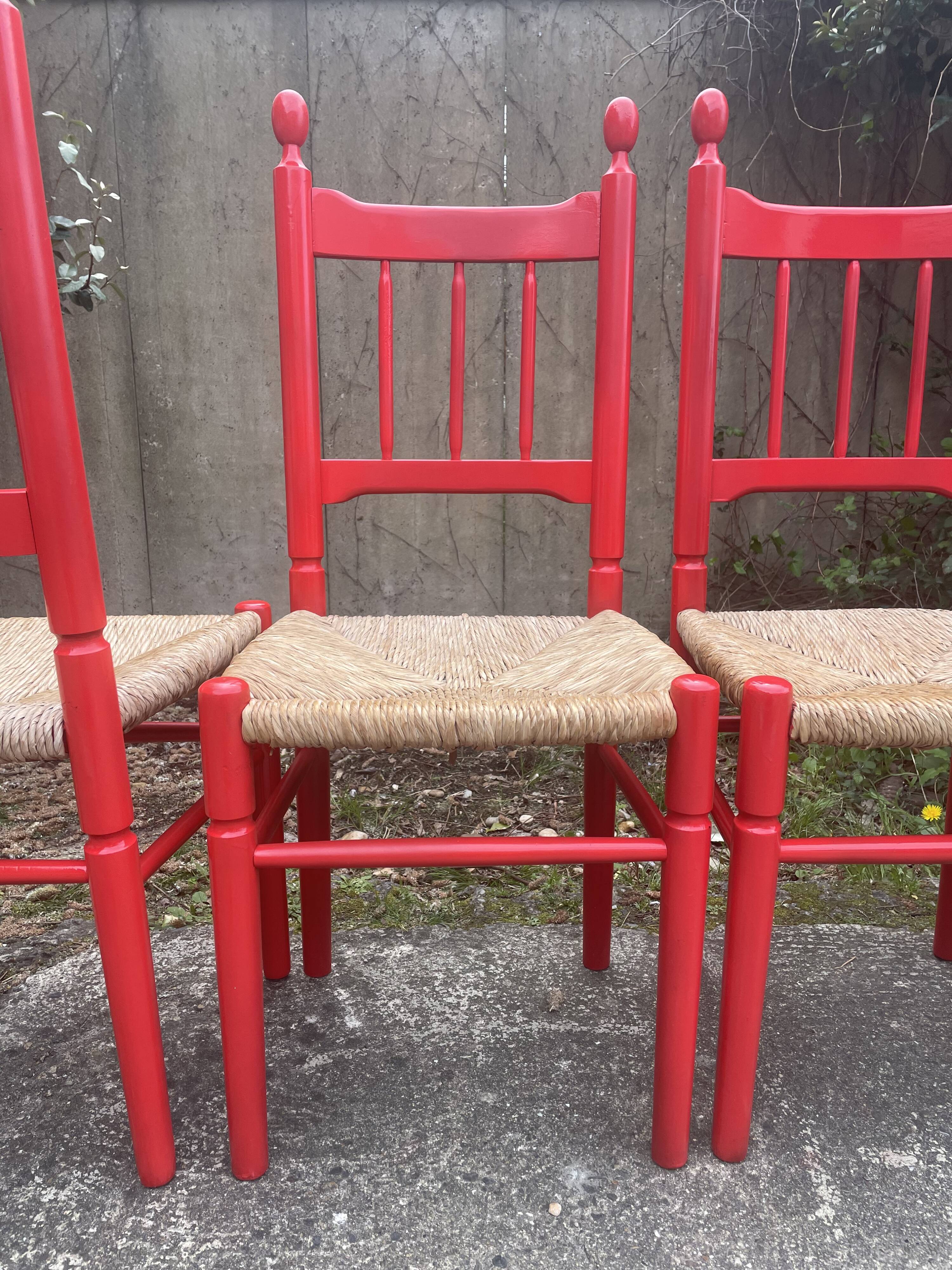 Set de chaises de campagne vintage en bois laqué rouge