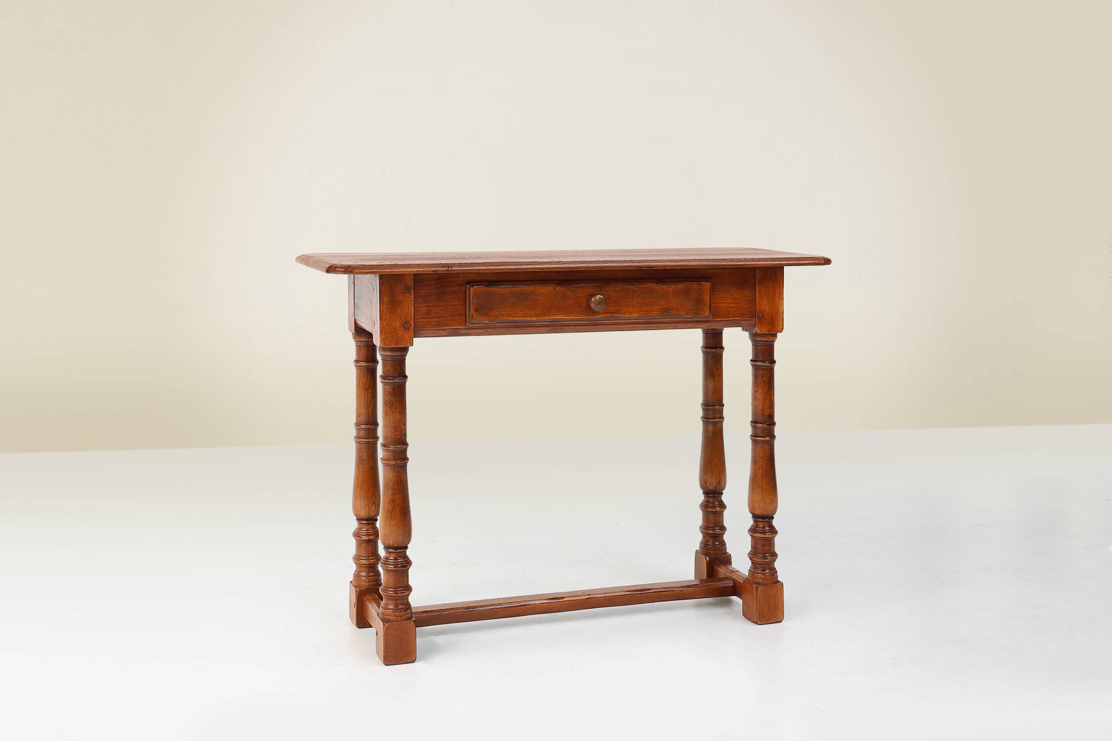 Console rustique en chêne avec tiroir, Belgique vers 1800