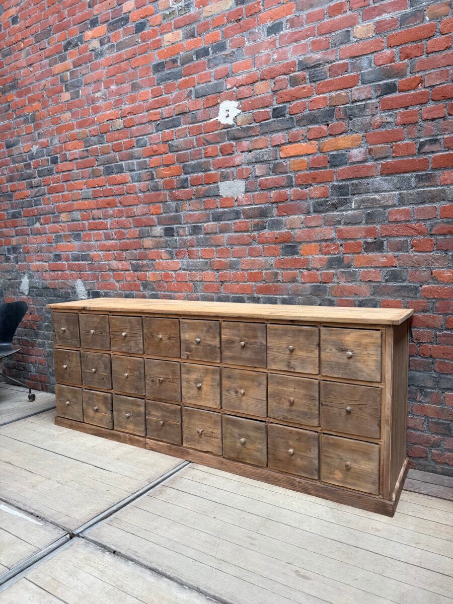 Meuble de métier 24 tiroirs début XXème
