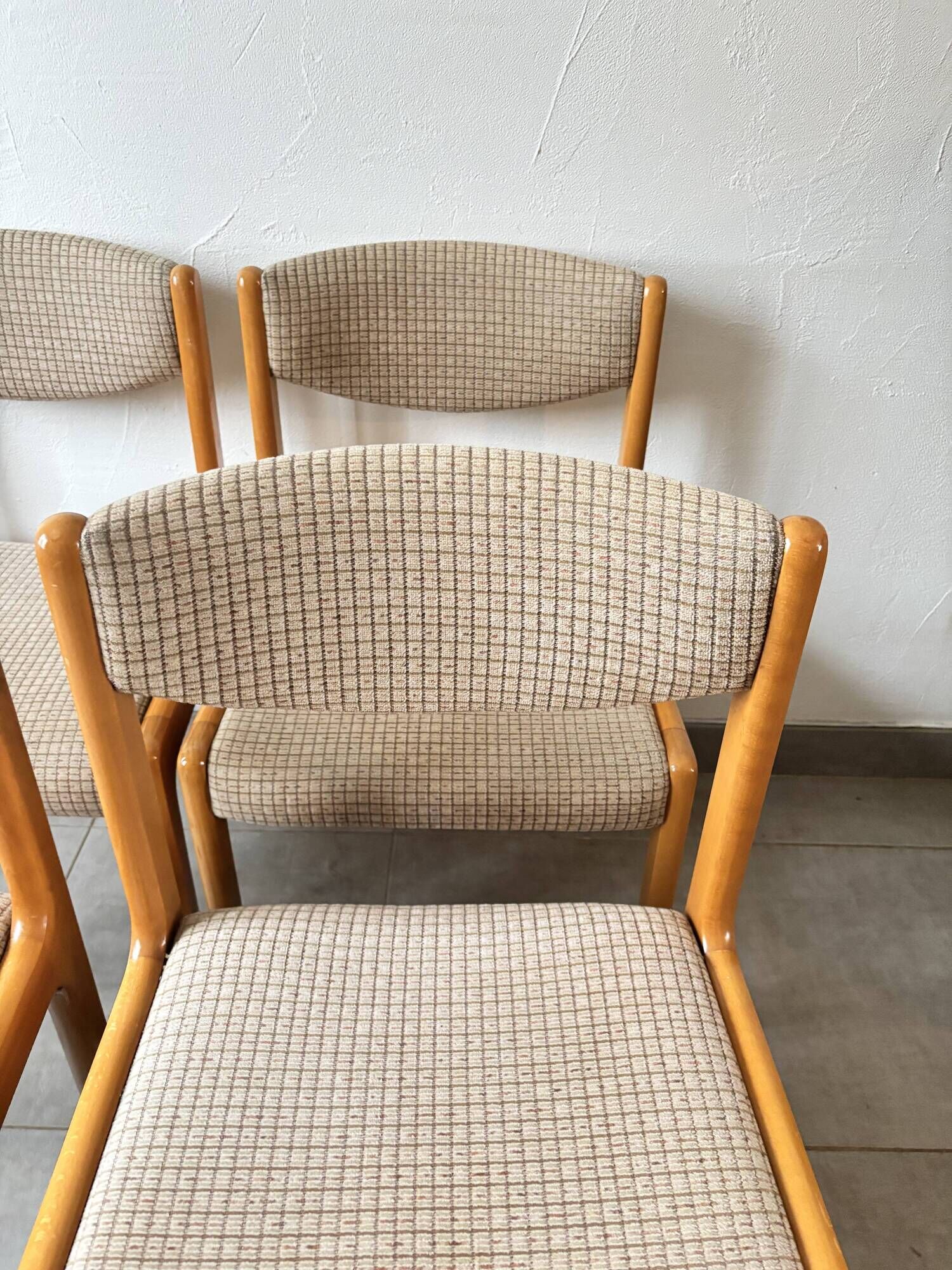 Set of 4 Scandinavian Baumann chairs in solid elm – 1970s