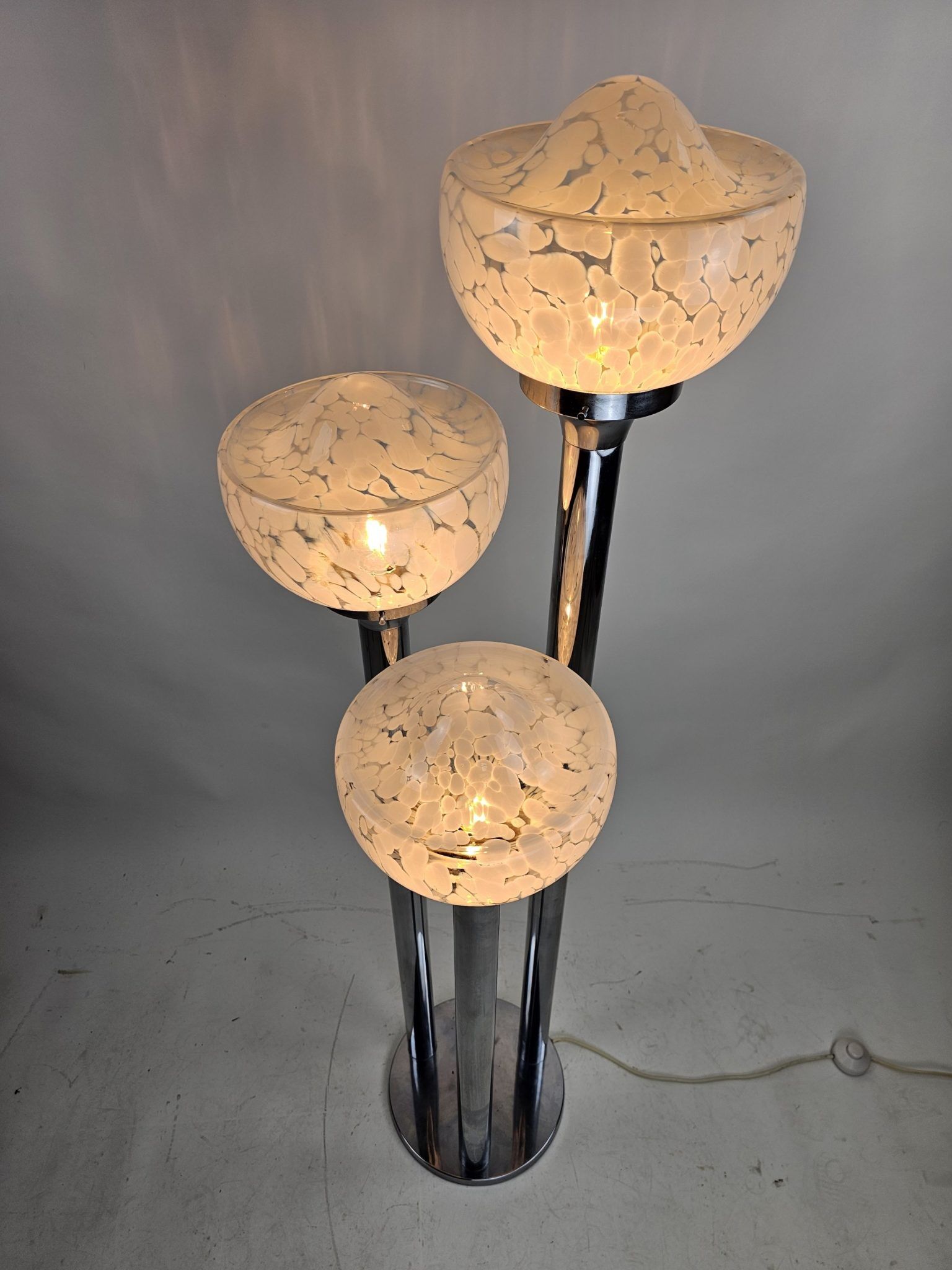 Italian floor lamp with 3 glass bowls