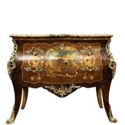 Commode sauteuse galbée style Louis XV estampillée en marqueterie