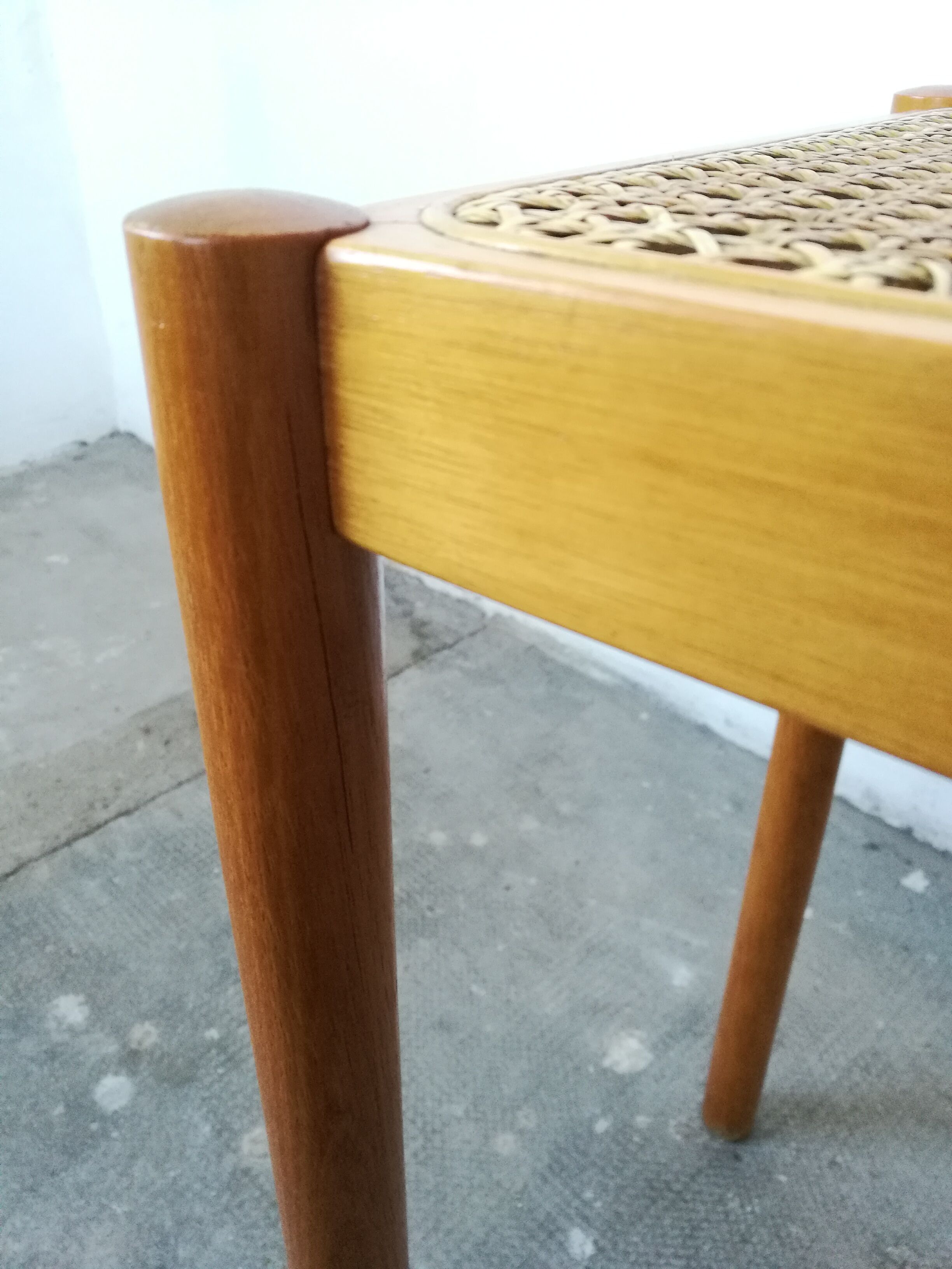 Table, canning sofa tip