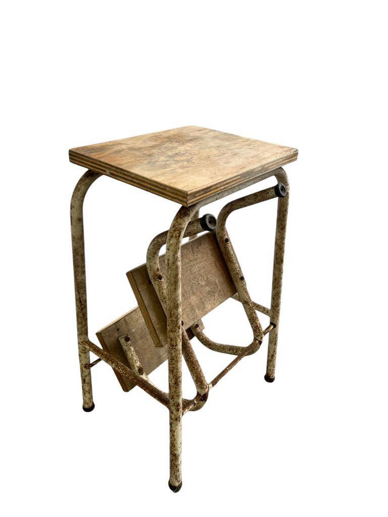 Vintage folding stool / kitchen step / mini ladder