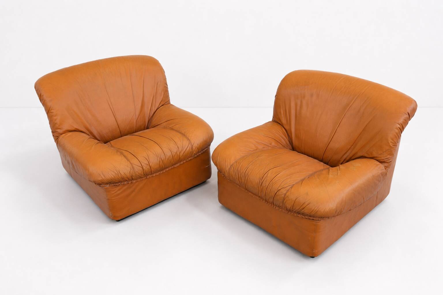 1970’s Vintage cognac leather lounge chairs ‘Giusy’ from Neoflex, Italy