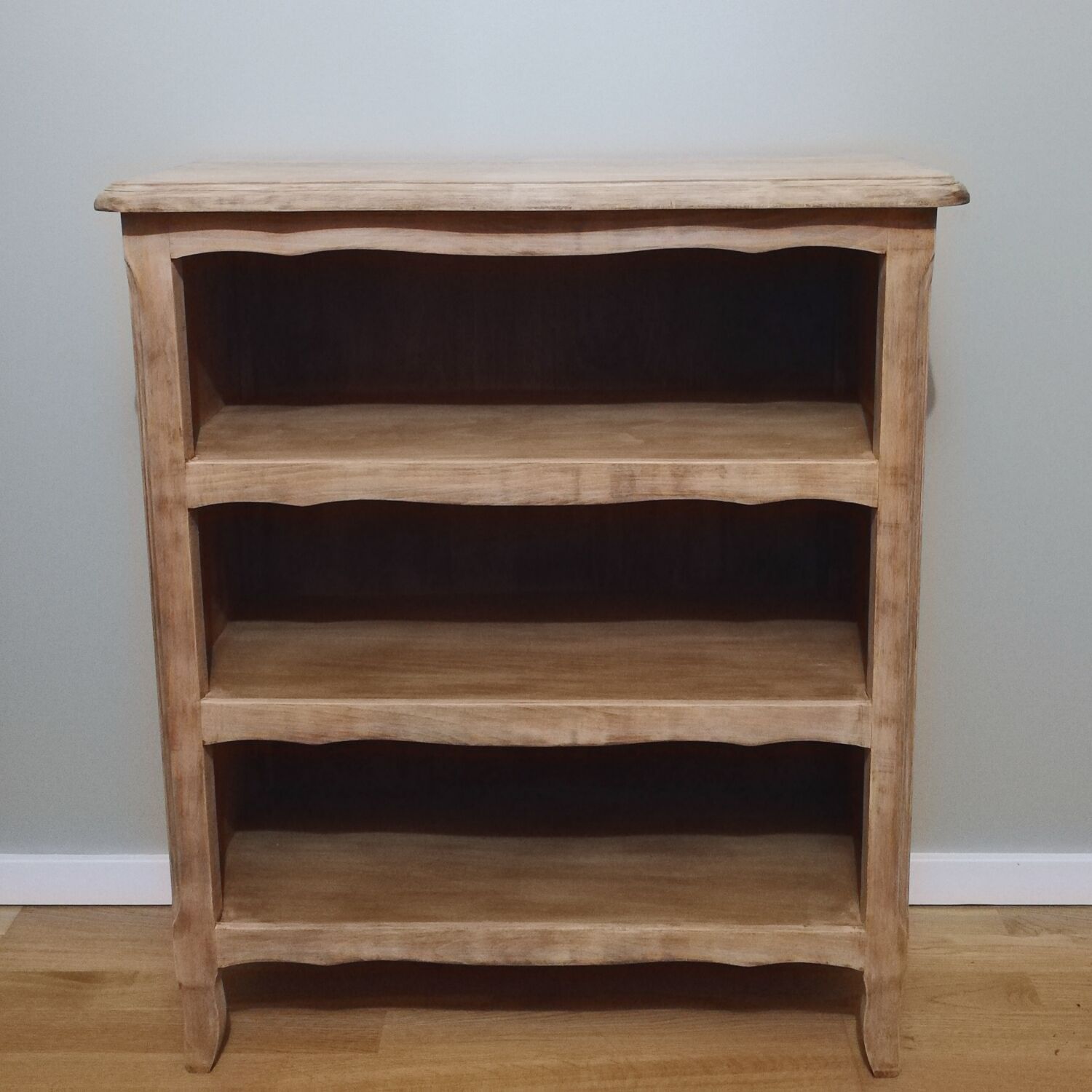 Bookcase in raw oak