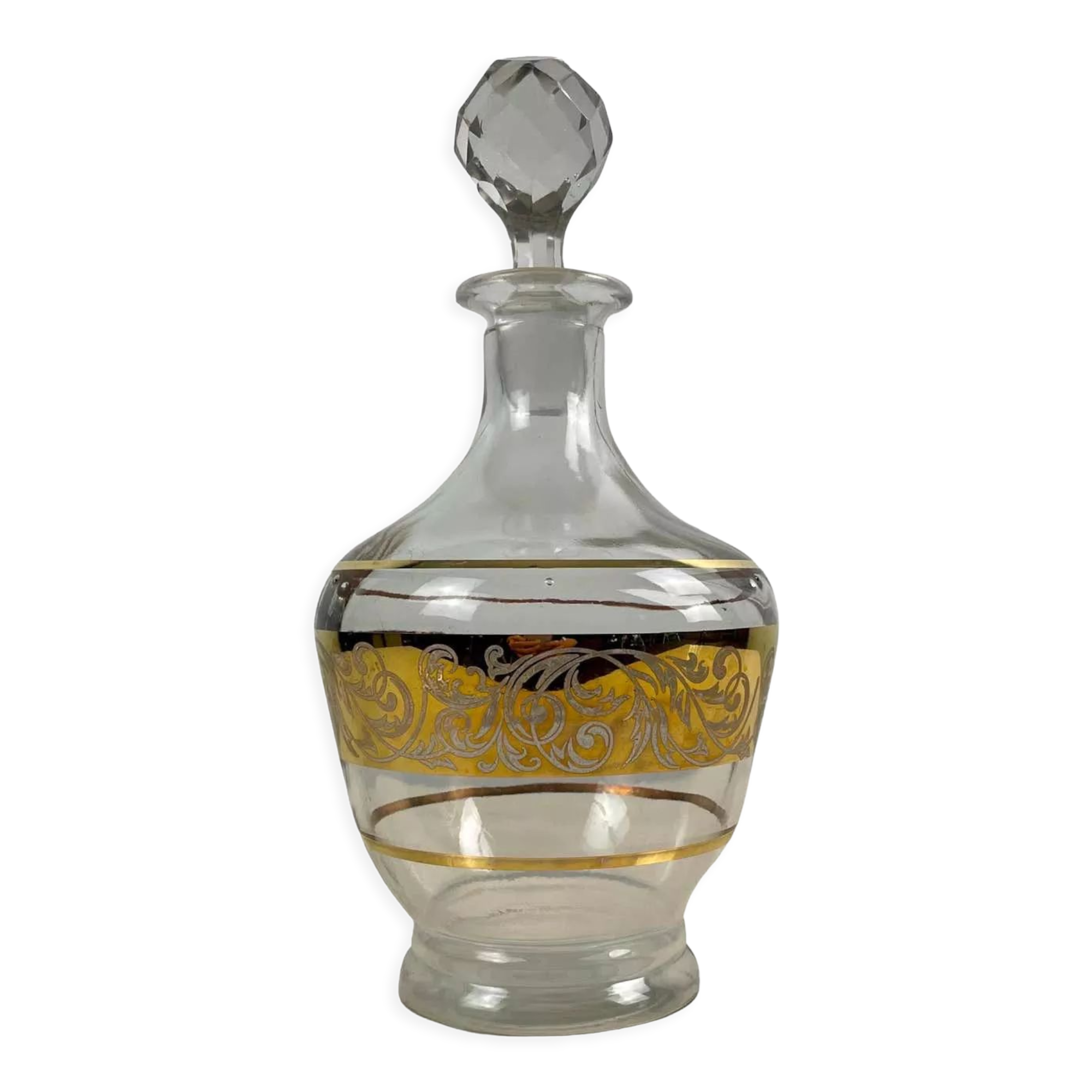 Produits Charming glass carafe with golden decoration