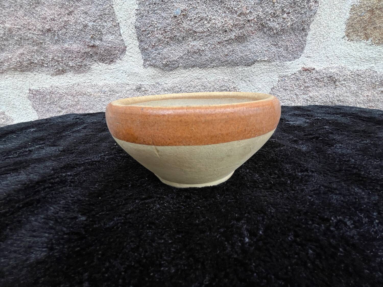 Stoneware salad bowl