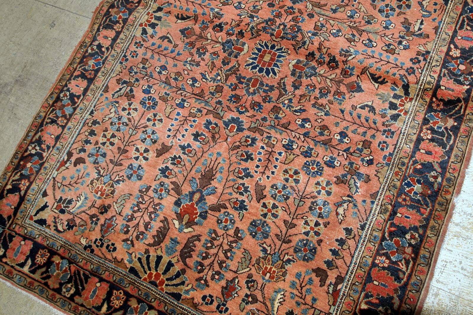 Handmade antique Persian Sarouk rug 3.1' x 5.2' (94cm x 158cm) 1920s
