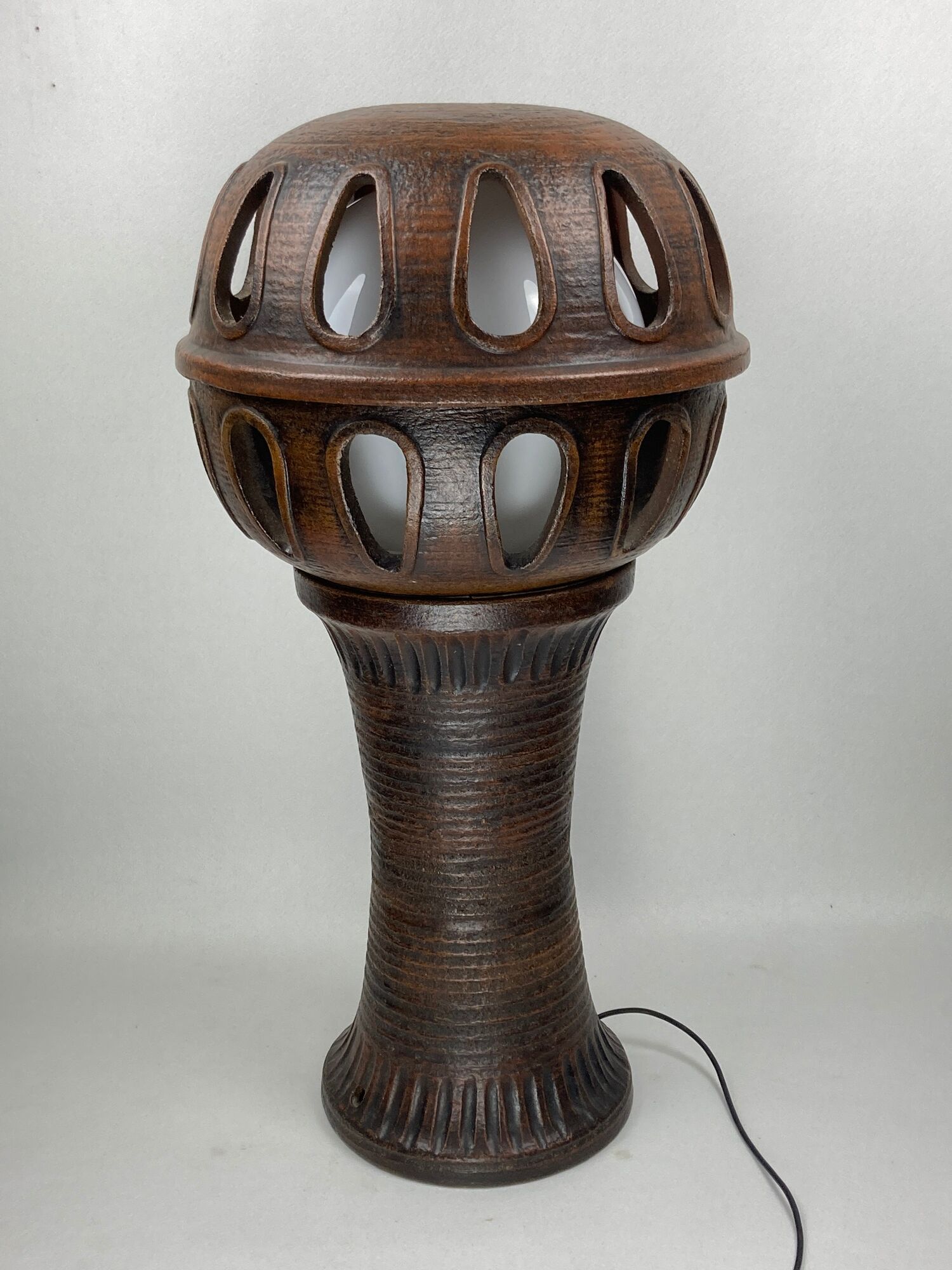 Lampadaire champignon brutaliste en céramique 100 cm, années 1960