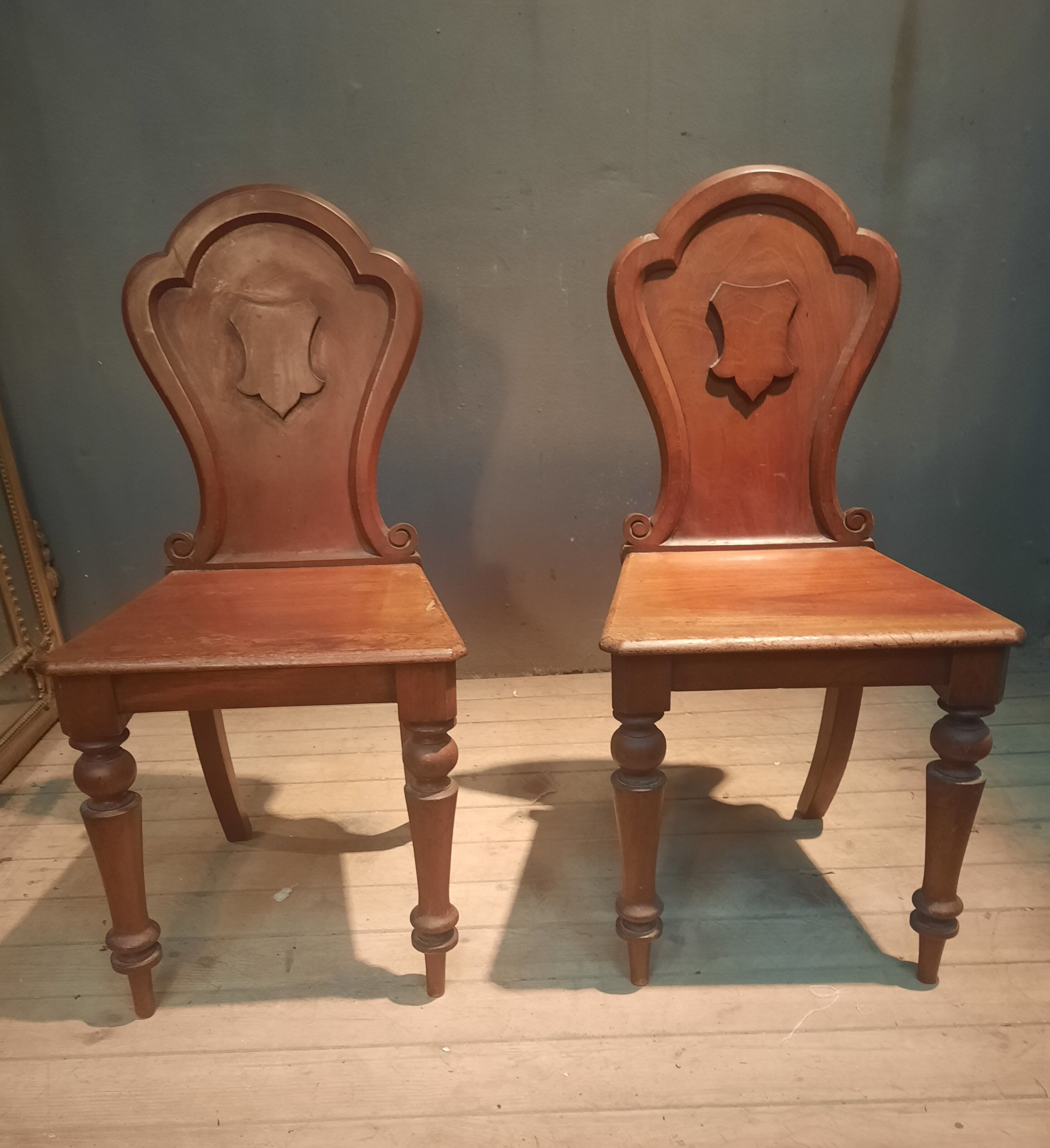 Pair of stool chairs