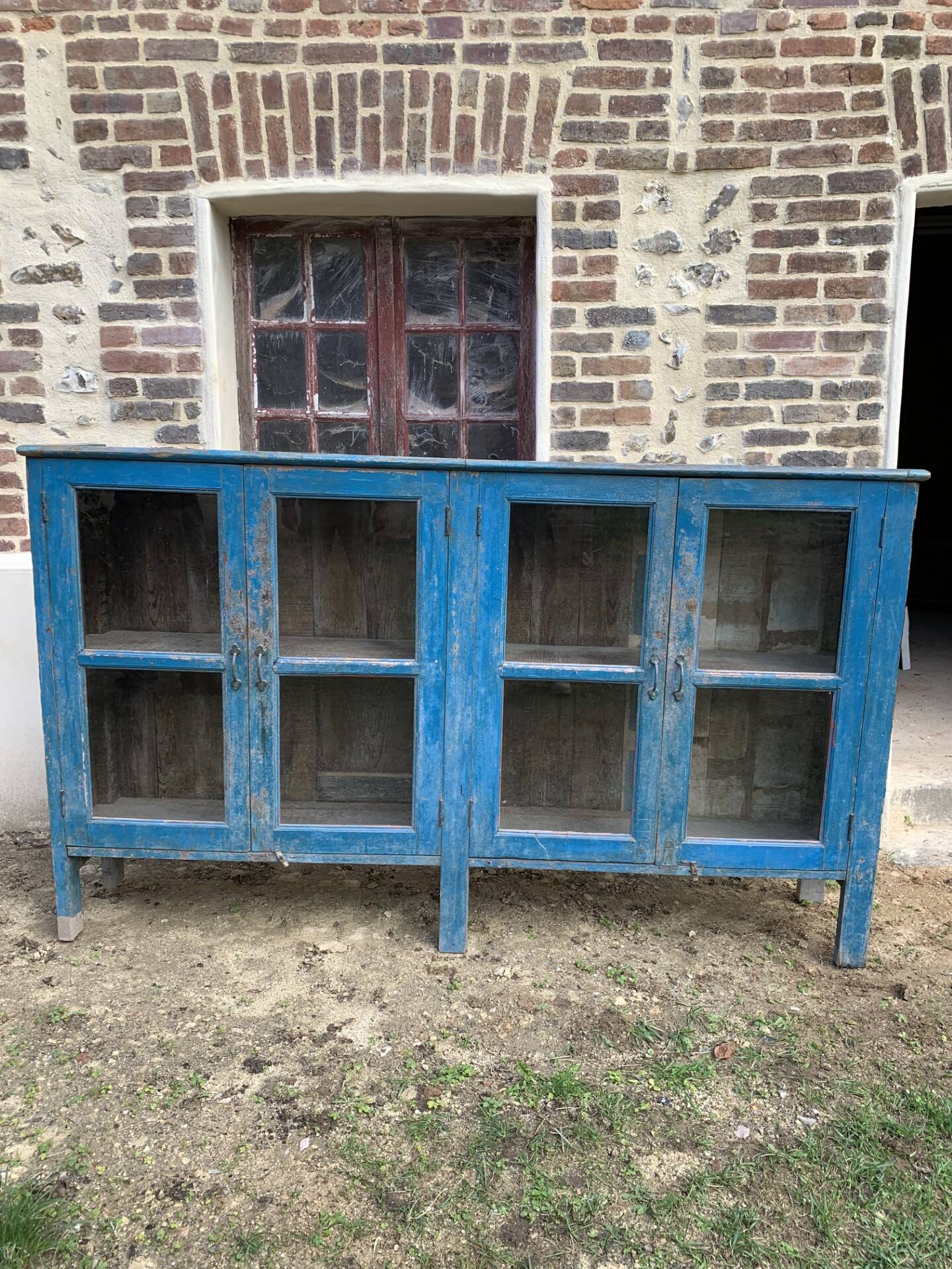 Low Indian sideboard, glass with 4 blue doors, salvaged from an Indian home -005