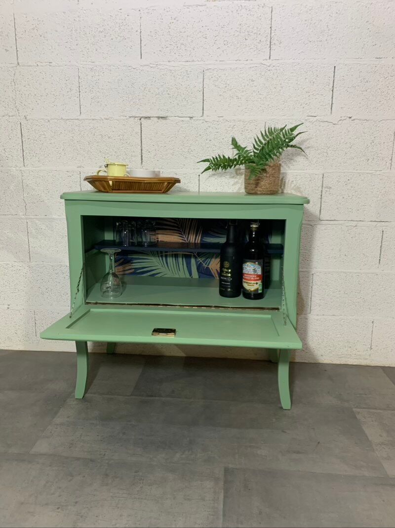Vintage bar