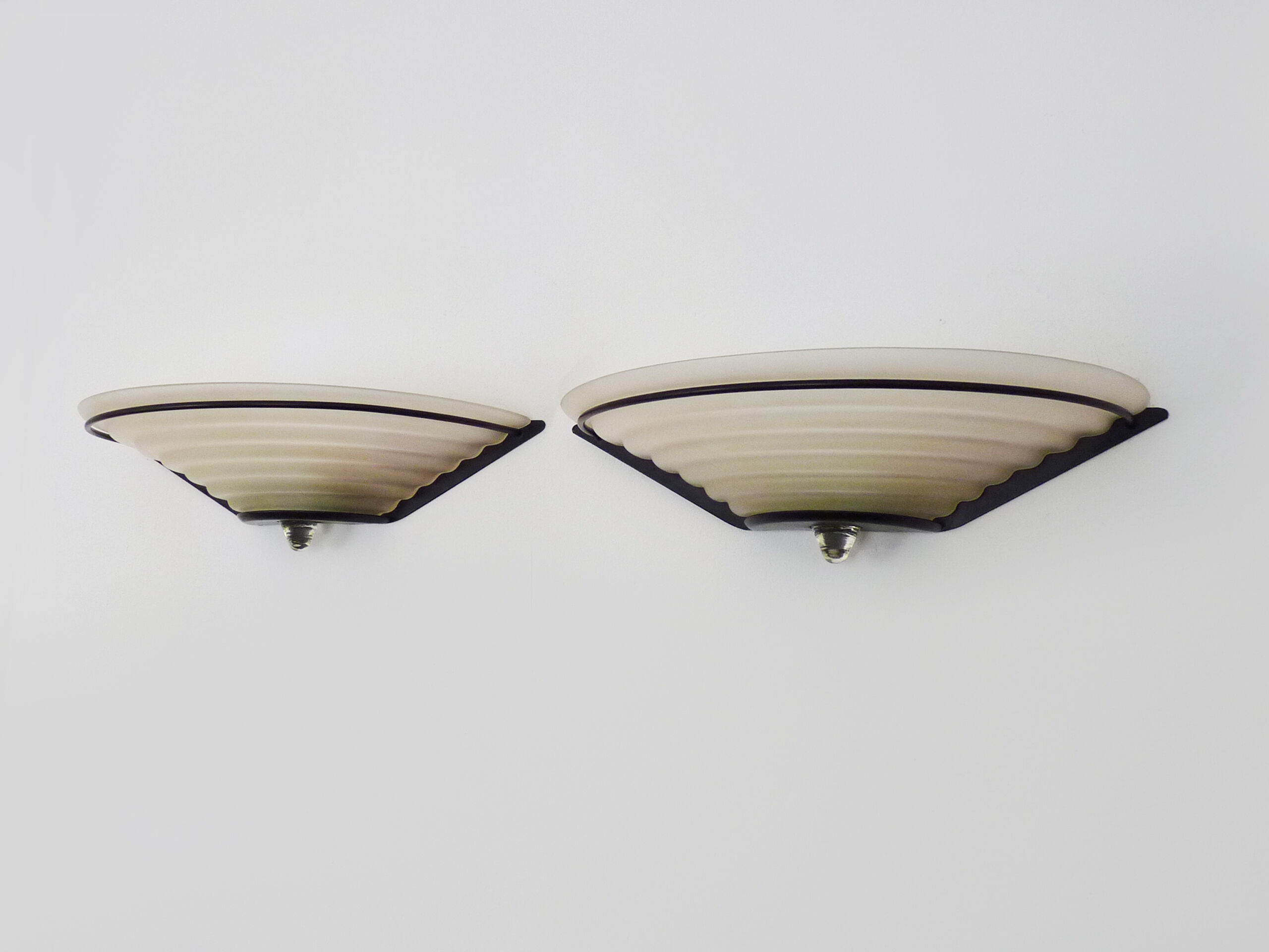 Pair of vintage italian design wall lights in metal and pink frosted glass. year 80