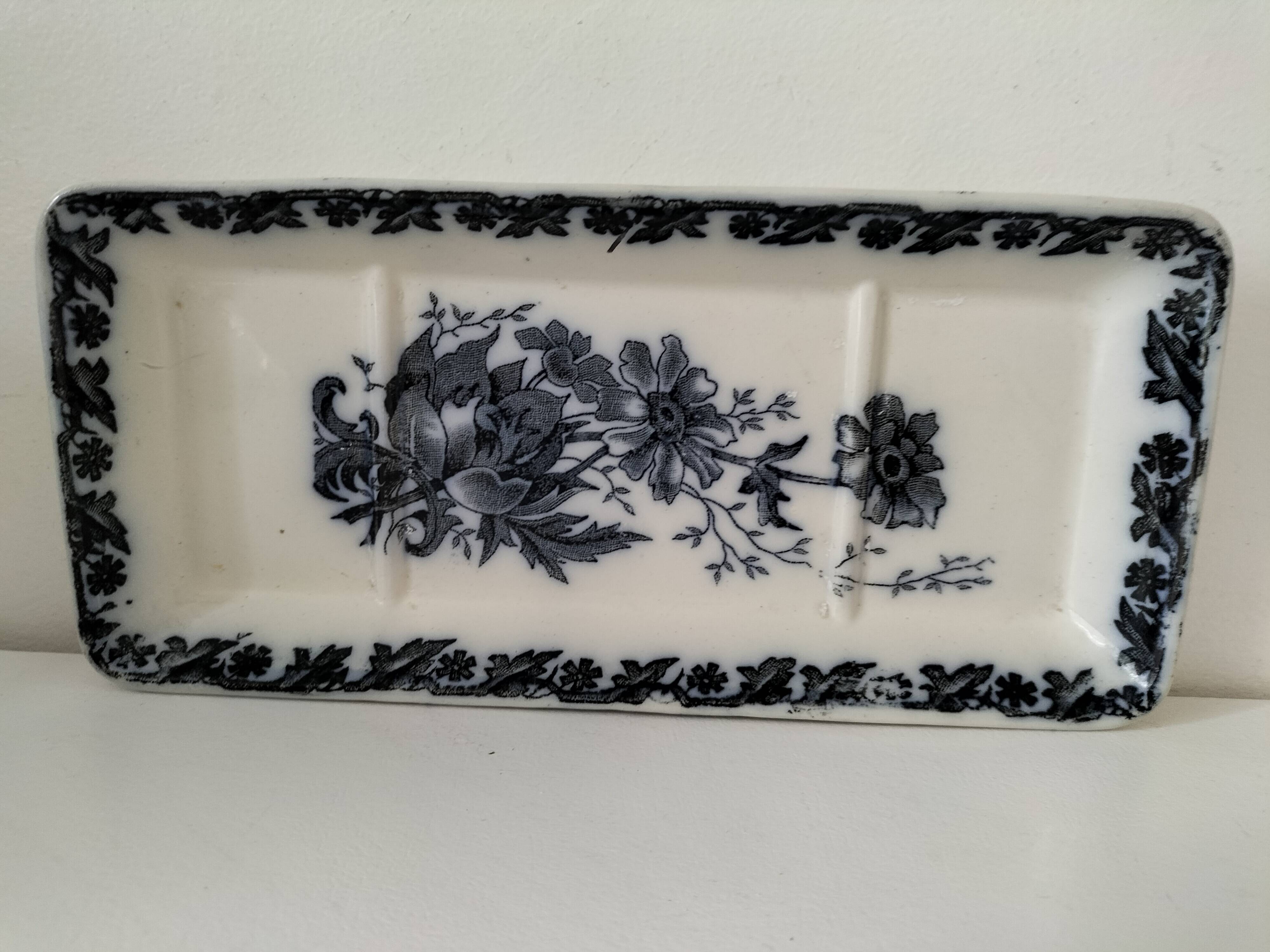 Small Saint-Amand Hamage earthenware tray – Anémone model